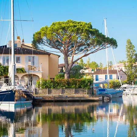 Climatise En Bord De Avec Parking A Port - Fr-1-868-27 * Grimaud